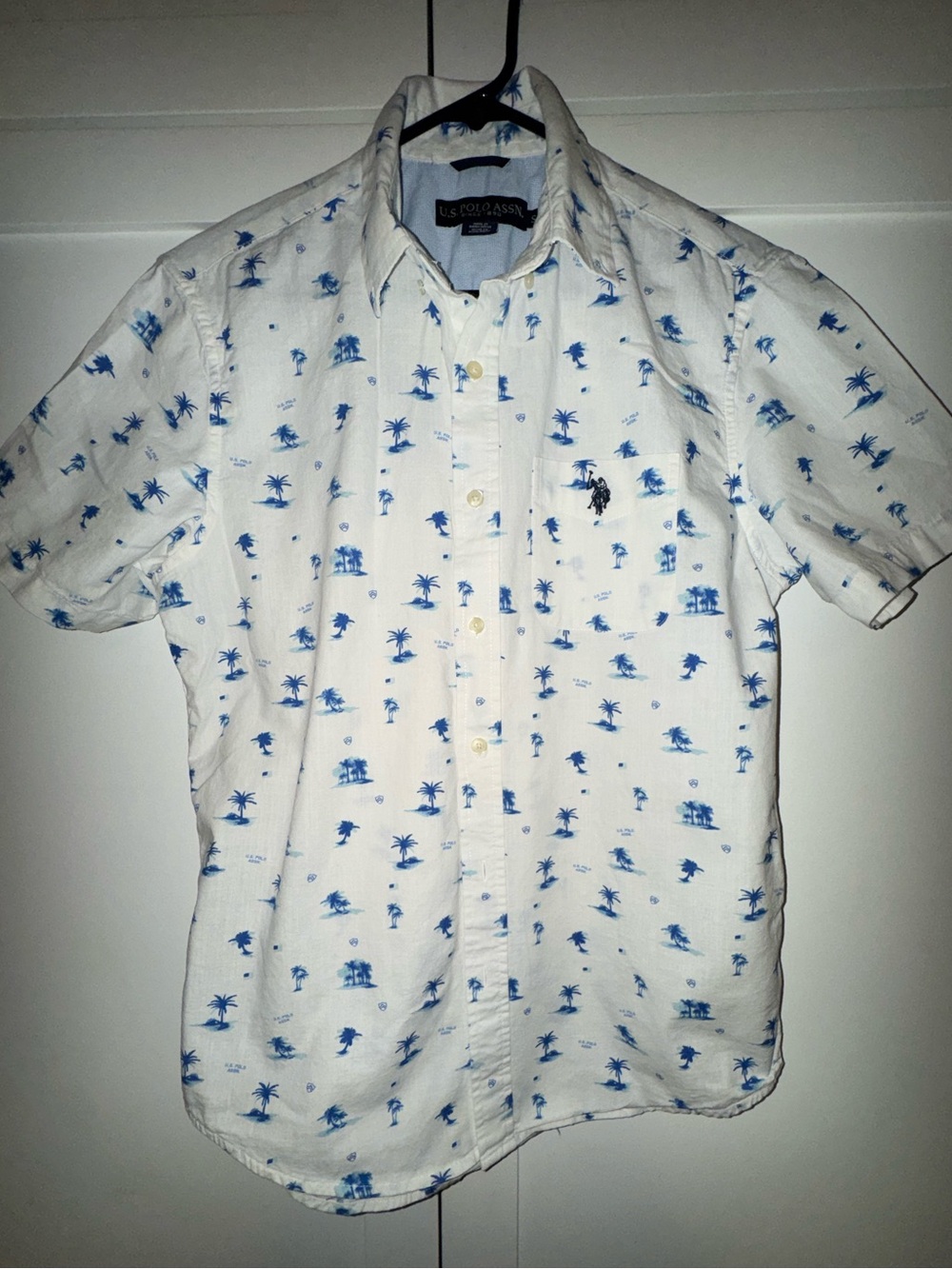 U.S. Polo Assn. White Short-Sleeve Button-Down Shirt with Blue Palm Print